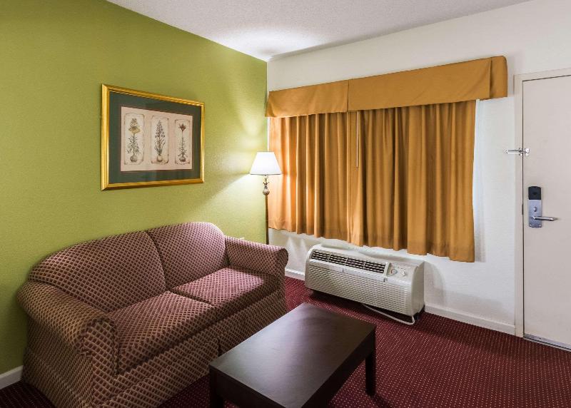 Suburban Studios Florence I-95 — photo 105