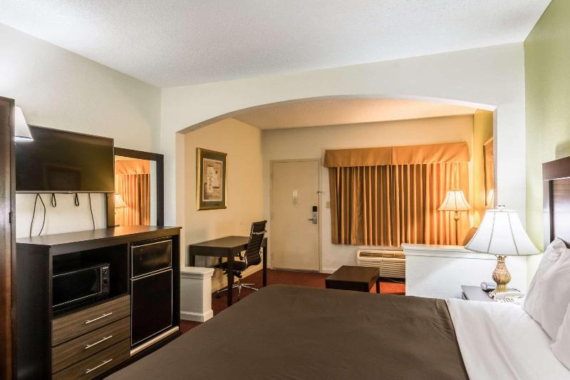 Suburban Studios Florence I-95 — photo 101