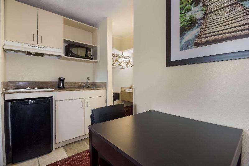 Suburban Extended Stay Hotel Florence image