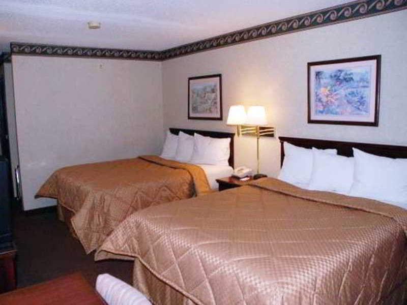Econo Lodge Inn & Suites image