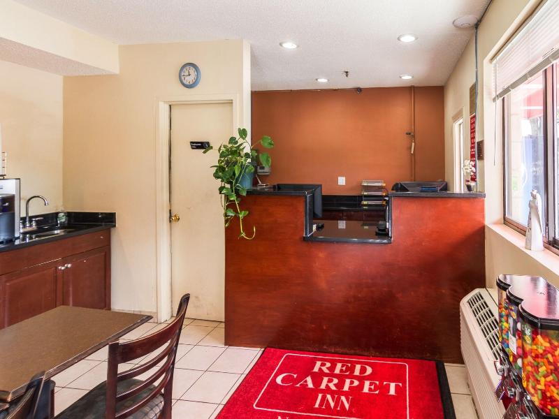 Red Carpet Inn Norwalk image