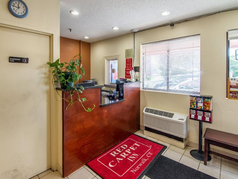 Red Carpet Inn Norwalk image