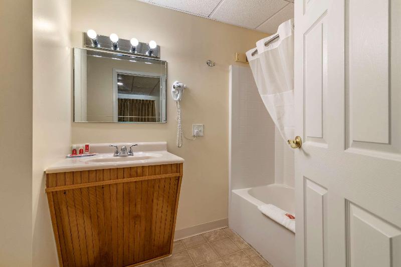 Rodeway Inn Lake George Outlet image