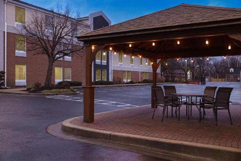 Fairfield by Marriott Inn & Suites Clinton image