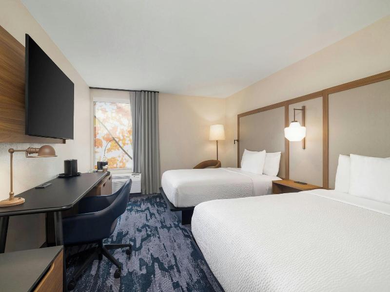 Fairfield by Marriott Inn & Suites Clinton image