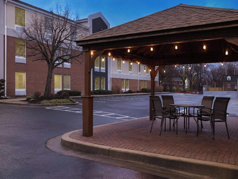 Fairfield by Marriott Inn & Suites Clinton image