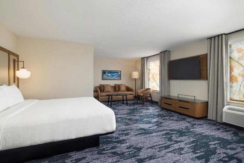 Fairfield by Marriott Inn & Suites Clinton image