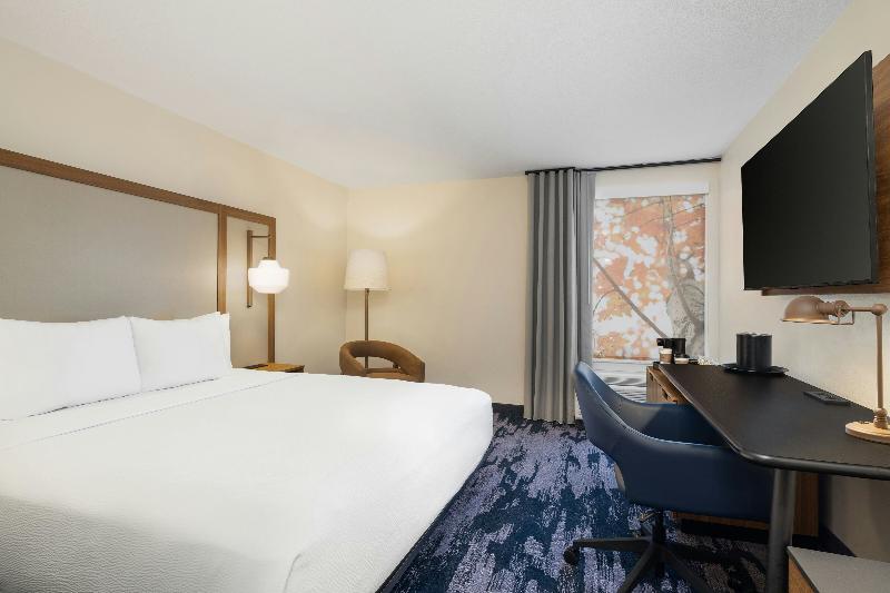 Fairfield by Marriott Inn & Suites Clinton image
