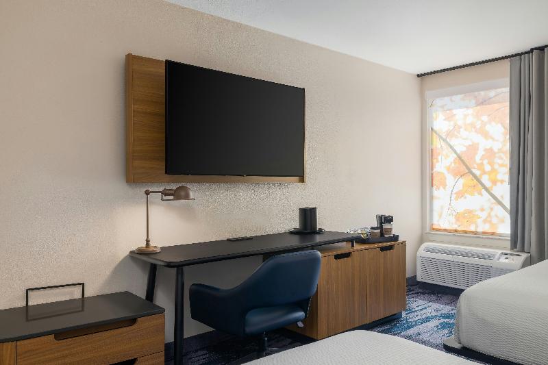 Fairfield by Marriott Inn & Suites Clinton image