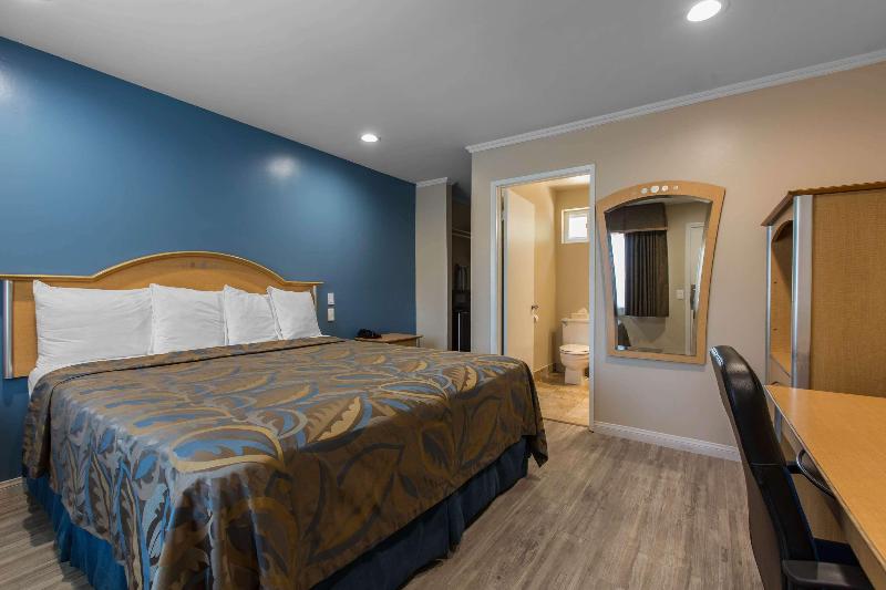 Rodeway Inn Escondido Downtown image