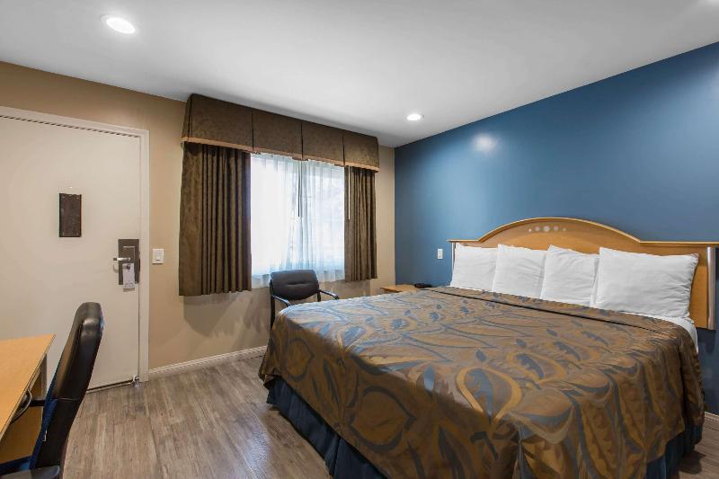 Rodeway Inn Escondido Downtown image