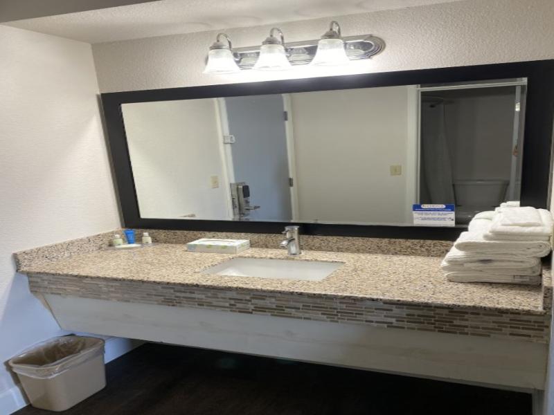 Quality Inn Del Rio image