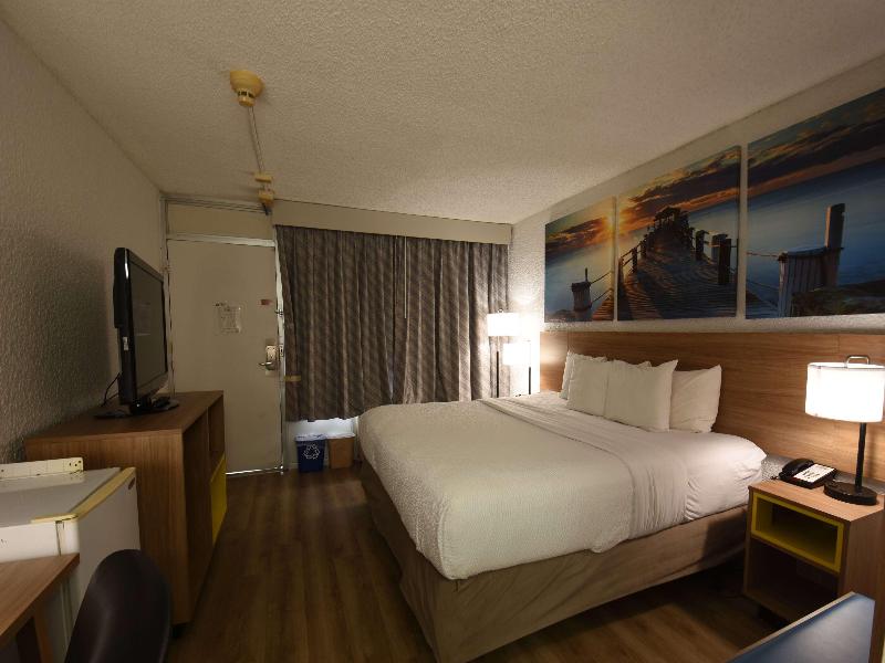 Days Inn by Wyndham Stuart image