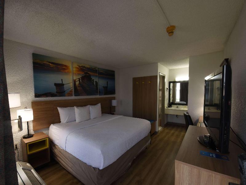 Days Inn by Wyndham Stuart image