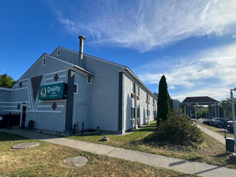 Quality Inn Plainfield I-395 image