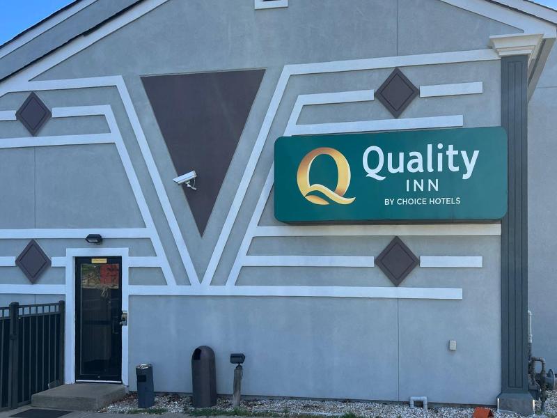 Quality Inn Plainfield I-395 image