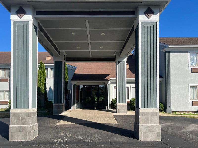 Quality Inn Plainfield I-395 image