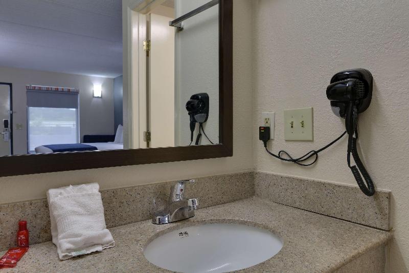 Baymont By Wyndham Ridgeland I-95