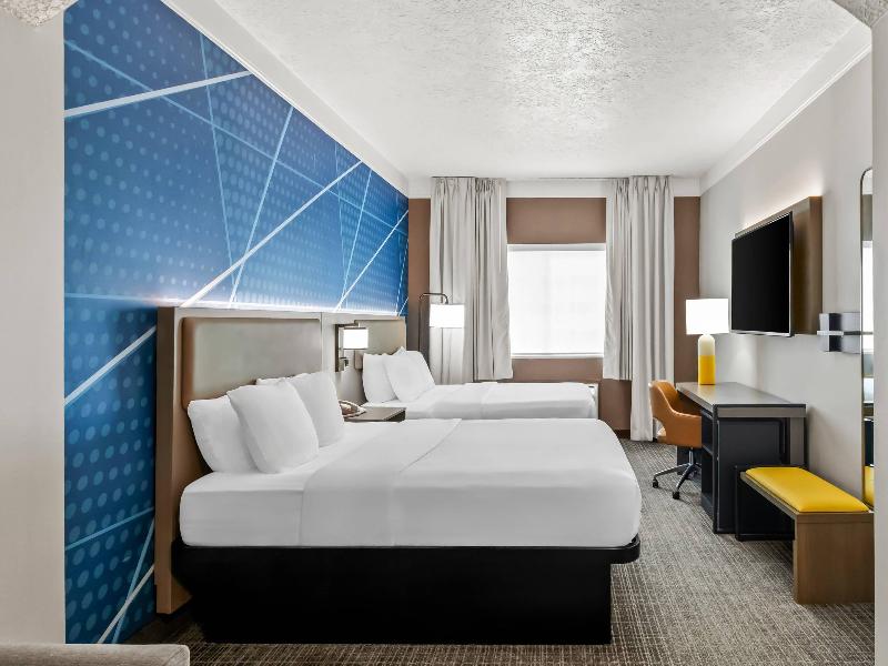 Comfort Suites Clackamas image