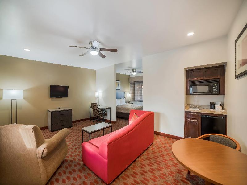 Quality Inn & Suites Goodyear - Phoenix West image