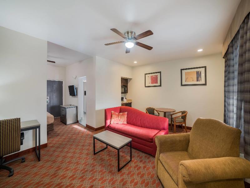 Quality Inn & Suites Goodyear - Phoenix West image