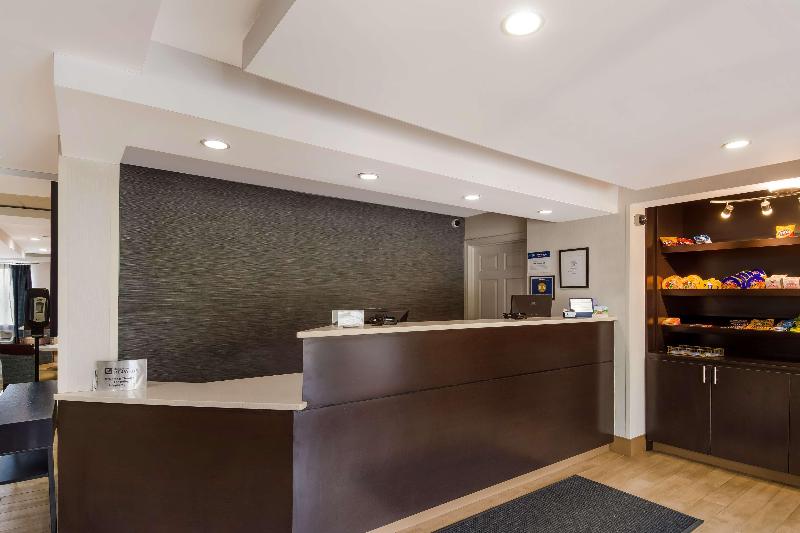 Spark by Hilton Milford Boston image