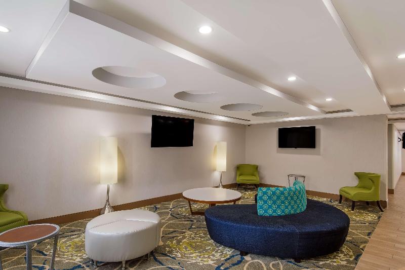 Spark by Hilton Milford Boston image