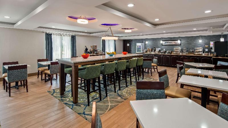 Spark by Hilton Milford Boston image