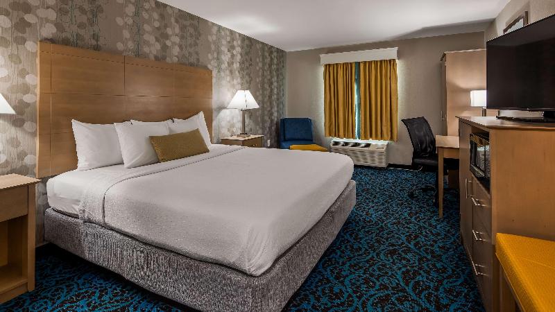Spark by Hilton Milford Boston image