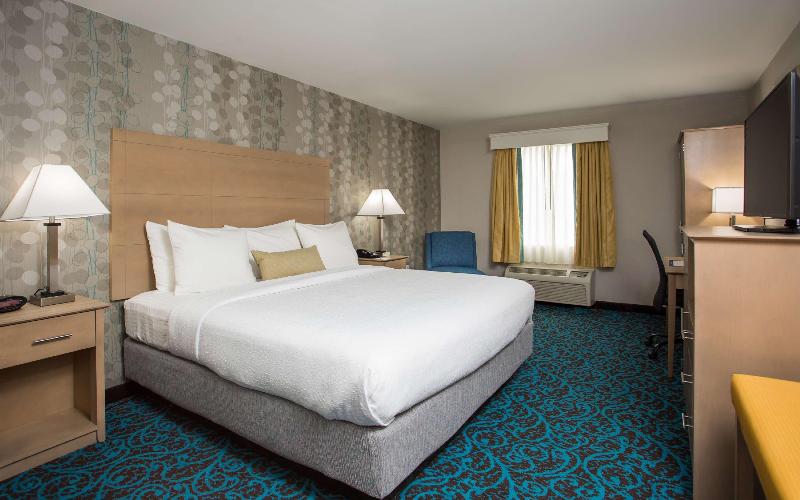 Spark by Hilton Milford Boston image