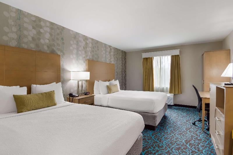 Spark by Hilton Milford Boston image
