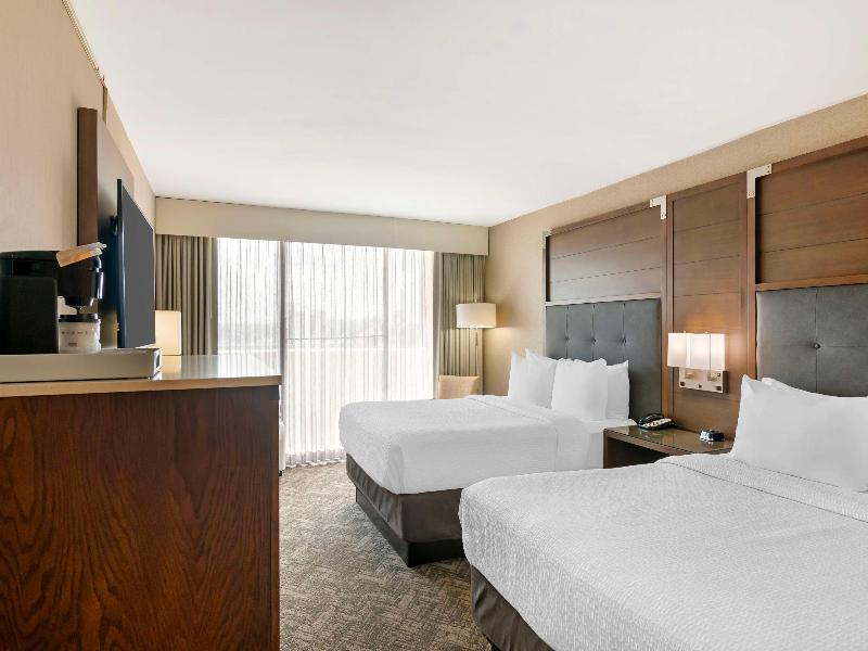 Best Western Plus Kansas City Sports Complex Hotel image