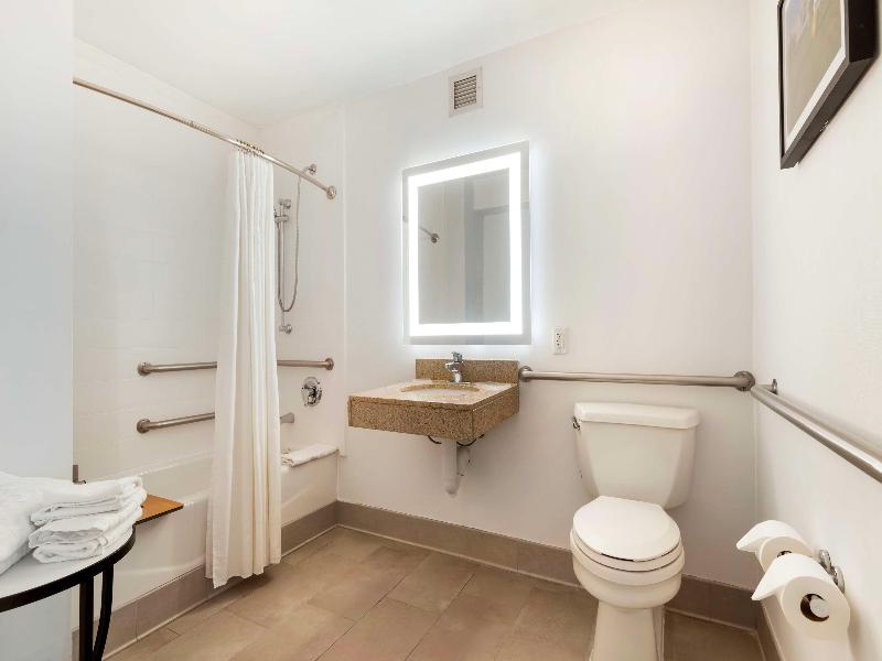 Best Western Plus Kansas City Sports Complex Hotel image