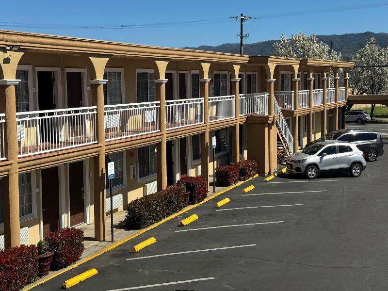 Quality Inn Ukiah Area image