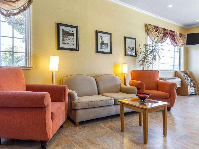 Quality Inn Ukiah Area image