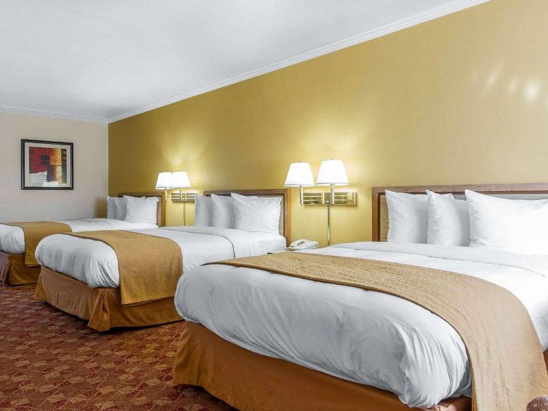 Quality Inn Ukiah Area image