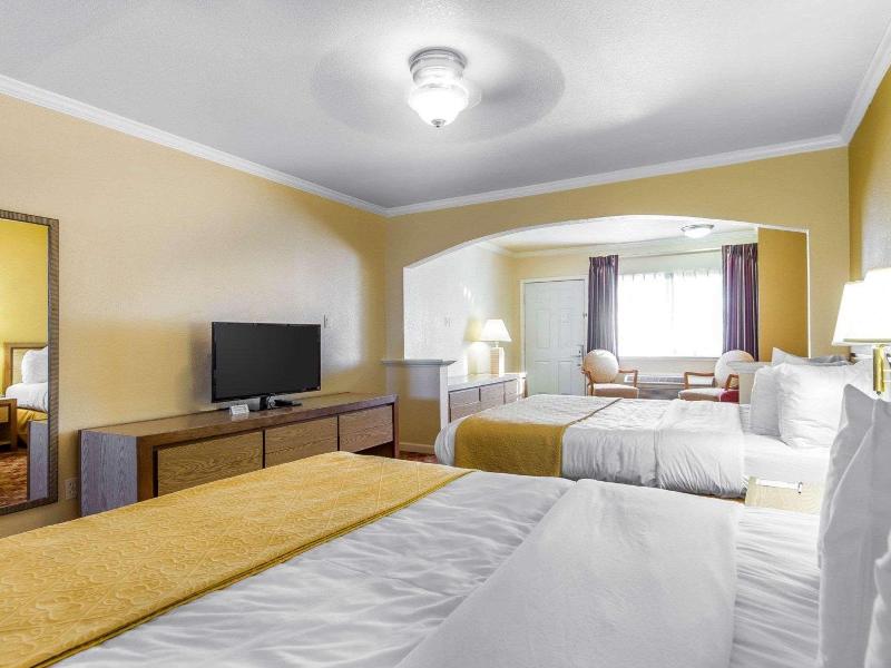 Quality Inn Ukiah Area image