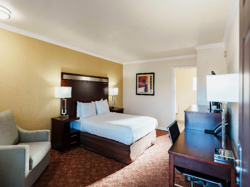 Quality Inn Ukiah Area image