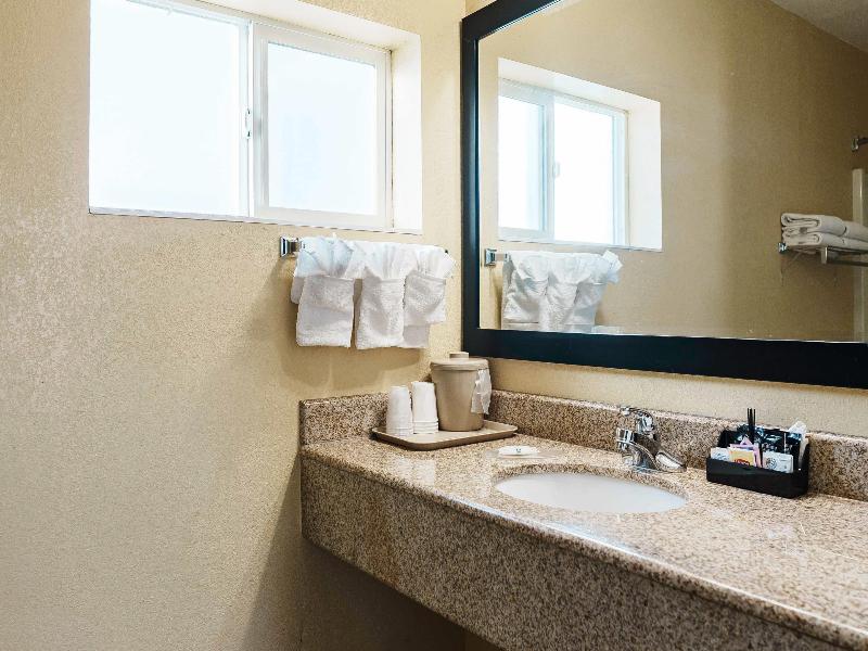 Quality Inn Ukiah Area image