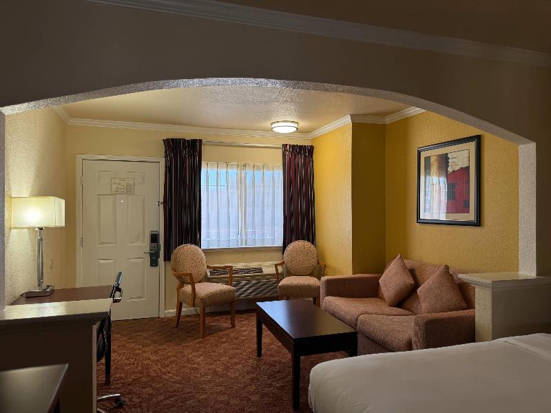 Quality Inn Ukiah Area image