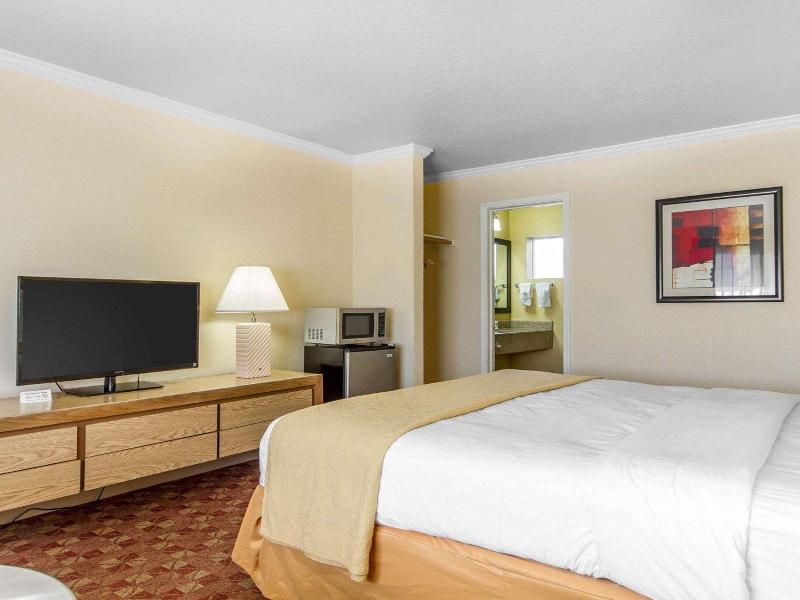 Quality Inn Ukiah Area image