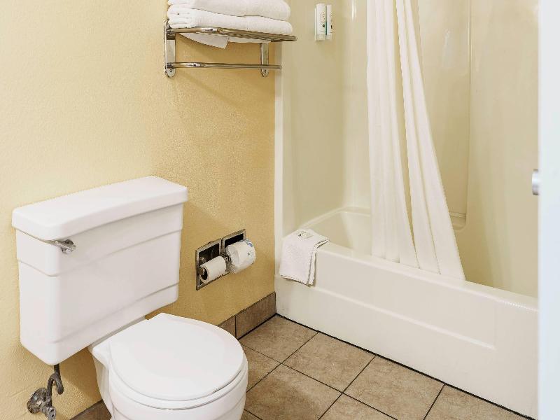 Quality Inn Ukiah Area image