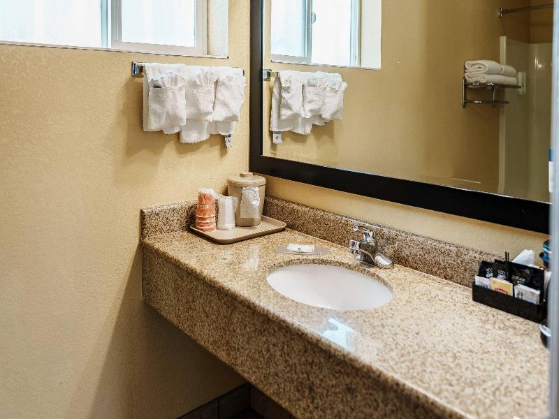Quality Inn Ukiah Area image