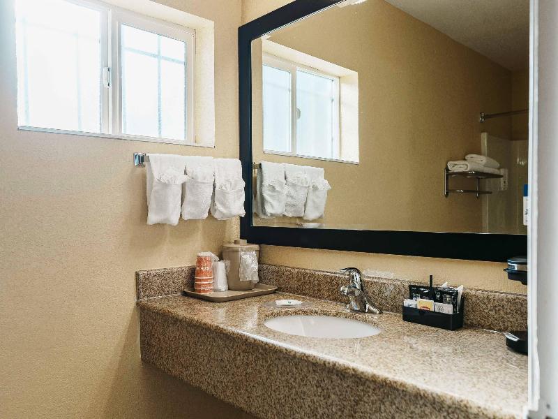 Quality Inn Ukiah Area image
