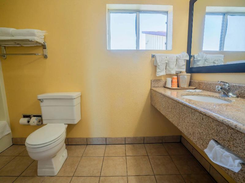 Quality Inn Ukiah Area image
