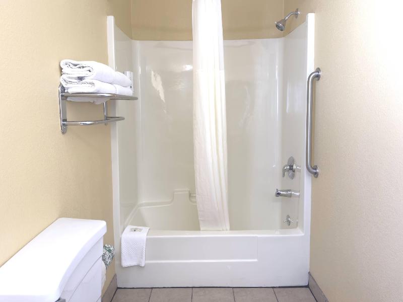 Quality Inn Ukiah Area image