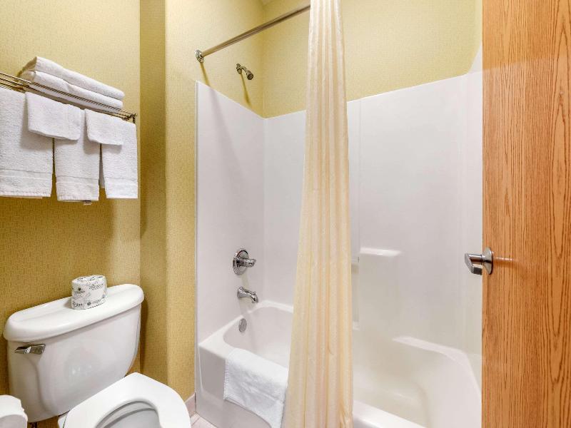 Econo Lodge Airport Colorado Springs image