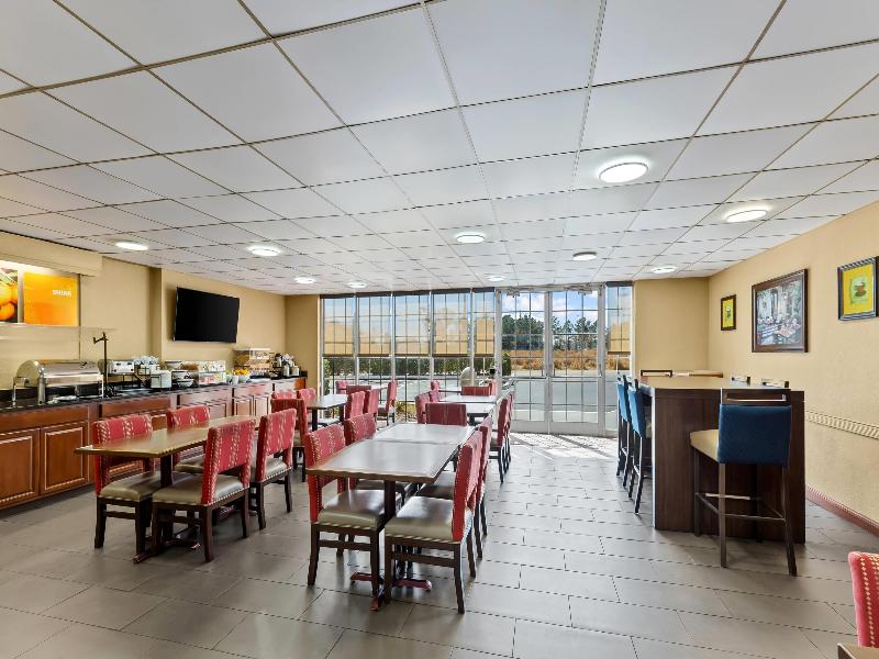 Comfort Inn & Suites Lakeland North I-4 image