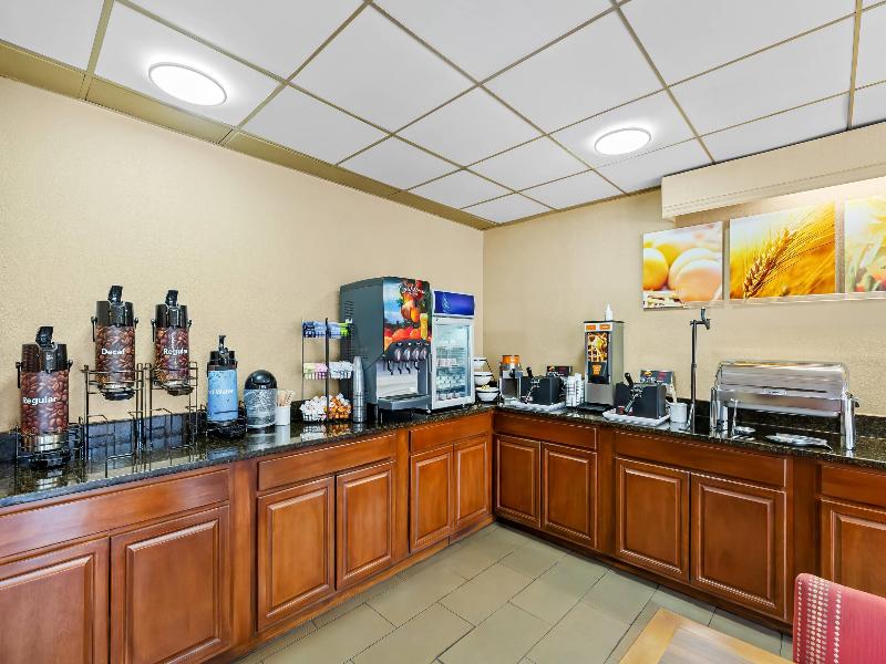 Comfort Inn & Suites Lakeland North I-4 image