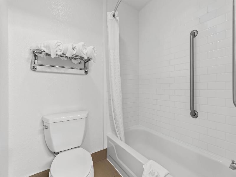 Comfort Inn & Suites Lakeland North I-4 image